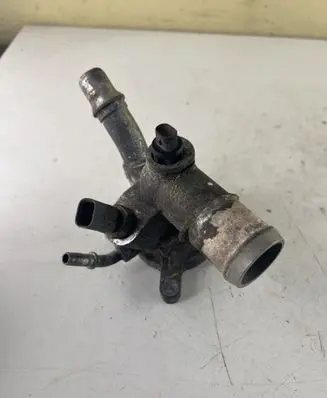 Jeep Cherokee Thermostat/thermostat housing 