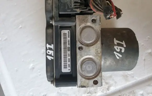 Renault Megane II ABS Pump 0265231300 8200038695 0265800317