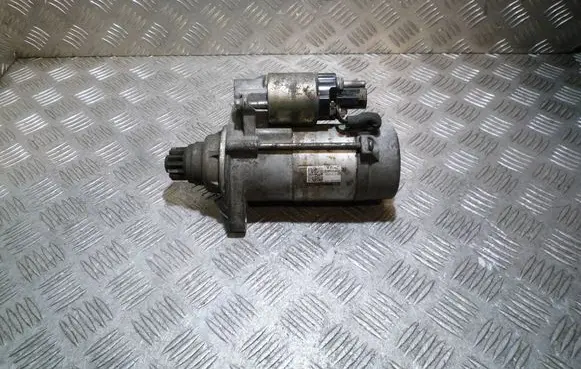 Volkswagen Golf V Starter motor 02M911024B 4380000241