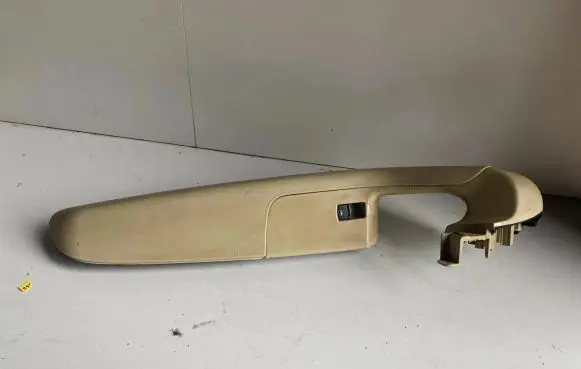 Audi A6 S6 C6 4F Front door interior handle trim 4F1867106A 4F2867106A