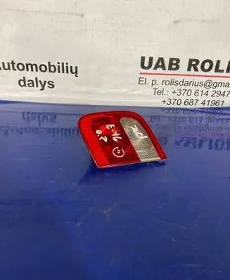 Tailgate rear/tail lights