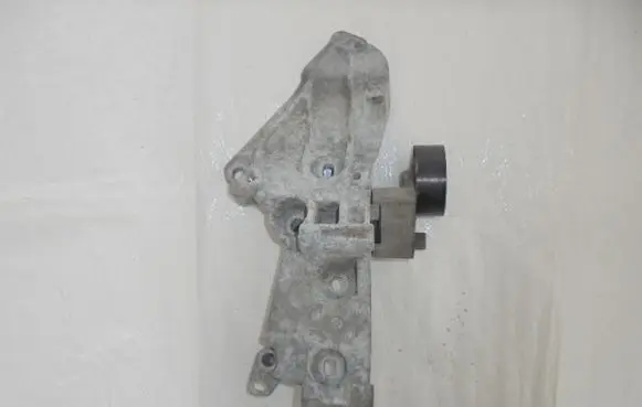 Dacia Logan II Generator/alternator bracket 8200425034