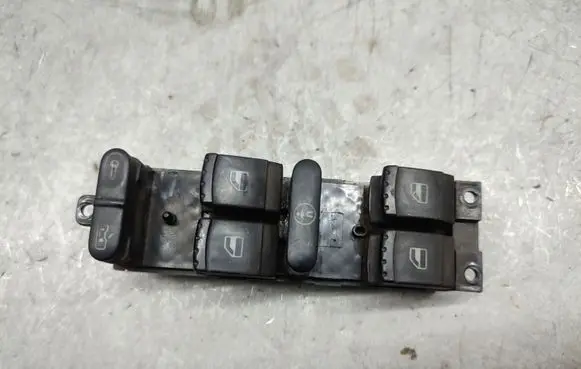 Skoda Octavia Mk1 (1U) Electric window control switch 1J4959857A