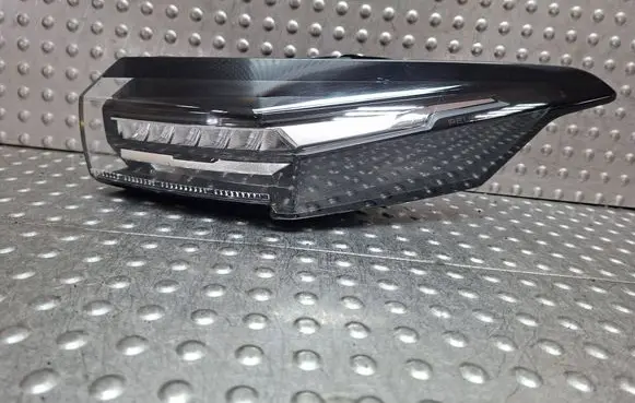 Peugeot 308 Rear/tail lights S27624481 9835299280