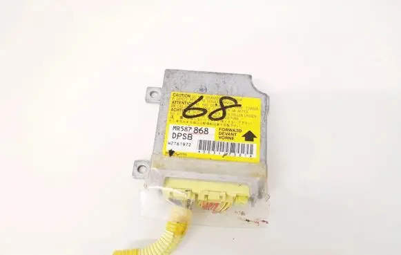 Mitsubishi Outlander Airbag control unit/module mr587868 w2t61972