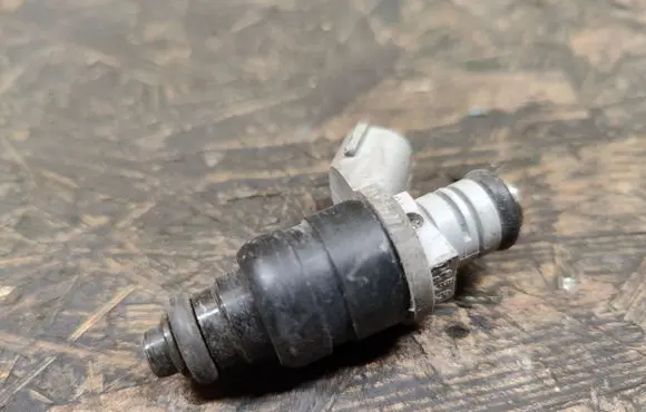 Mitsubishi Colt Fuel injector MR988977