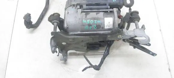 Mercedes-Benz C W205 Air suspension compressor/pump A2053200104