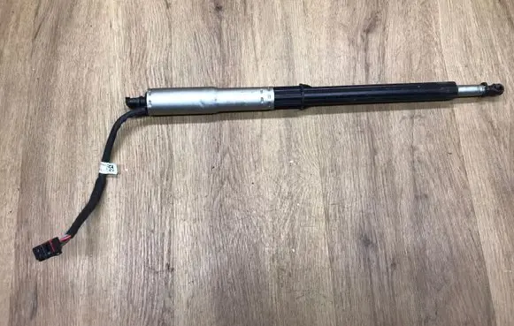 Land Rover Discovery 5 Tailgate strut HY32444A32AC