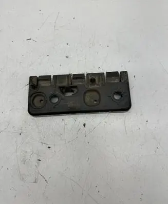 Volvo XC90 Fender mounting bracket 31378134