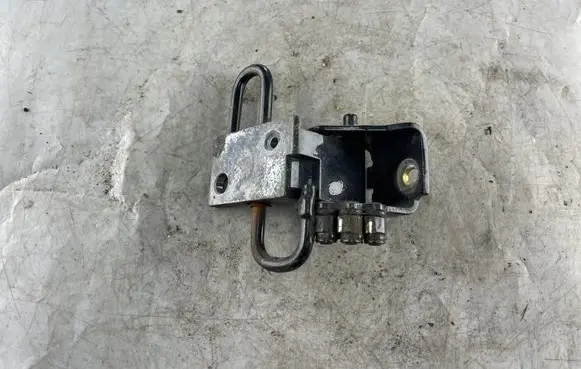 Audi A8 S8 D3 4E Front door lower hinge 4E0831412A