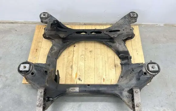 Audi Q7 4L Front subframe 7L0400025