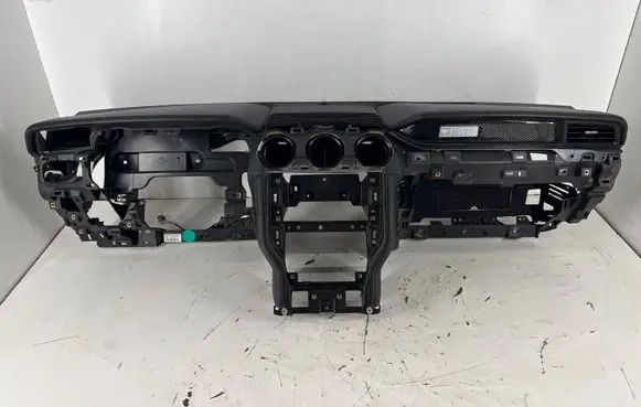 Ford Mustang VI Dashboard FR3B6304318A