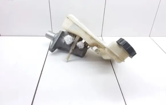 Master brake cylinder