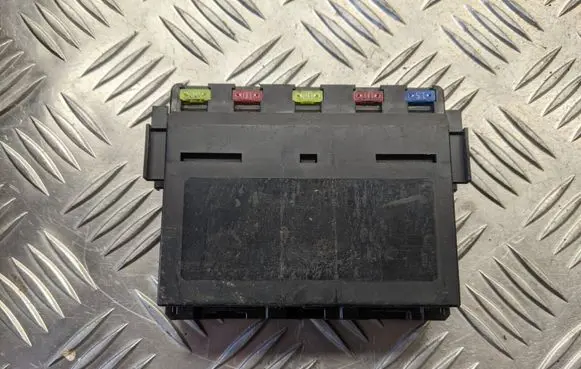 Lexus GS 300 350 430 450H Fuse box set 8921153020