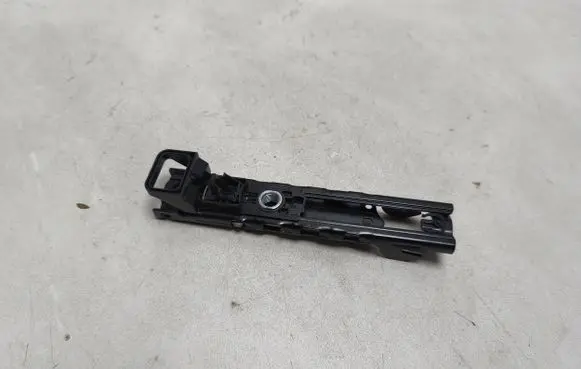 Volkswagen PASSAT B8 Seat belt height adjuster 4M0857819