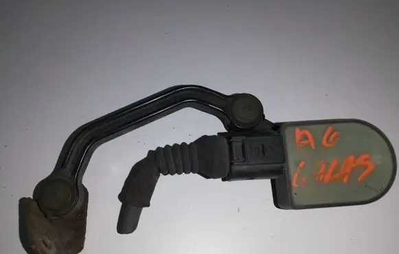 Headlight/headlamp level sensor