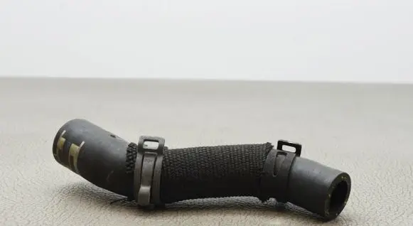 Audi Q7 4M Engine coolant pipe/hose 4M0145568A