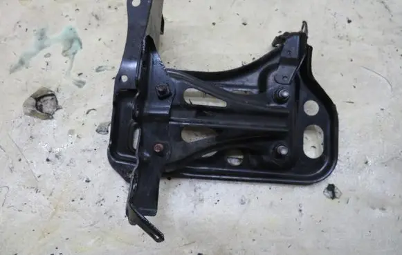 Toyota Avensis T270 Battery bracket KRIS235789