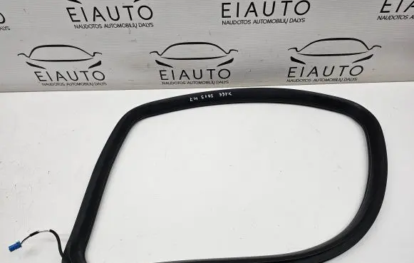 Mercedes-Benz GL X166 Rear side glass trim A1666700139 A1668210171