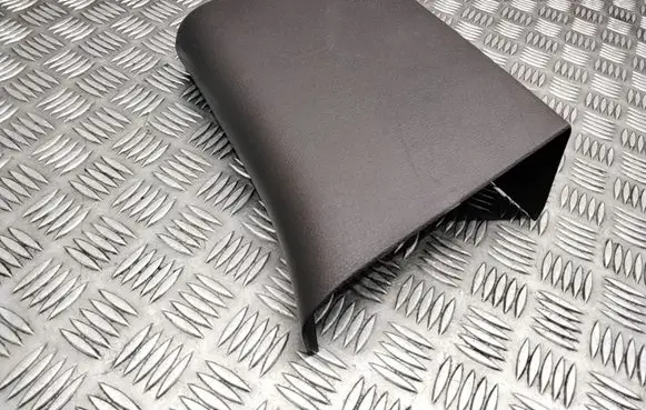 (B) pillar trim (bottom)