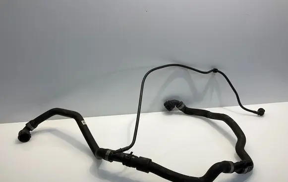 Engine coolant pipe/hose