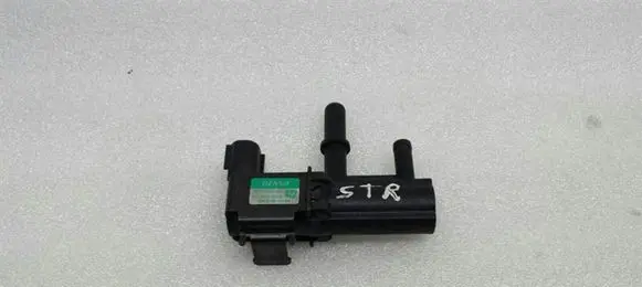 Jaguar S-Type Vacuum valve 2R839C915AA LRA1530AA