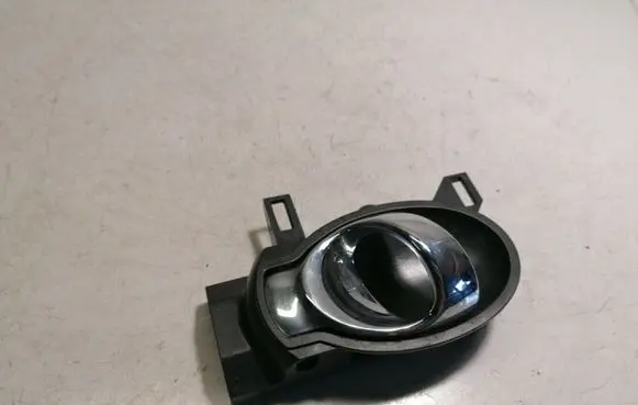 Nissan Juke I F15 Front door interior handle