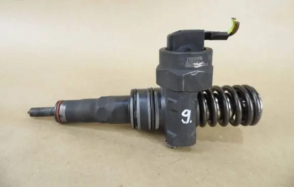 Skoda Fabia Mk1 (6Y) Fuel injector 0414720015 038130073J 19762FR