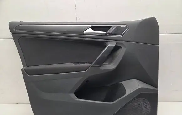 Volkswagen Tiguan Front door card panel trim 5NB867011 5G0959857D 5NA867061