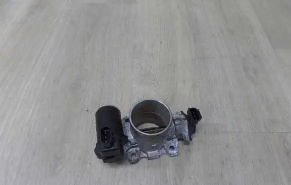Toyota Corolla Verso E121 Throttle valve 192300-2010 46085