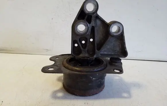 Engine mount bracket