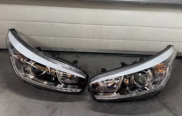 KIA Ceed Headlights/headlamps set 92101A2220 92102A2220