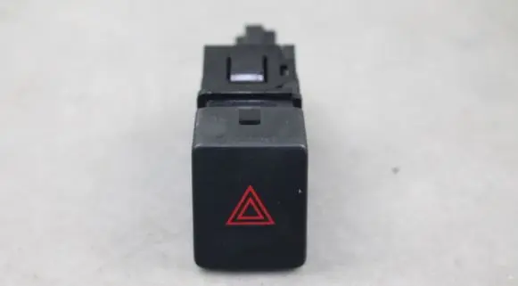 Nissan Qashqai Hazard light switch