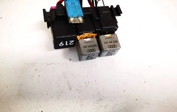 Volkswagen PASSAT B5 Fuse box set 8d0937503c