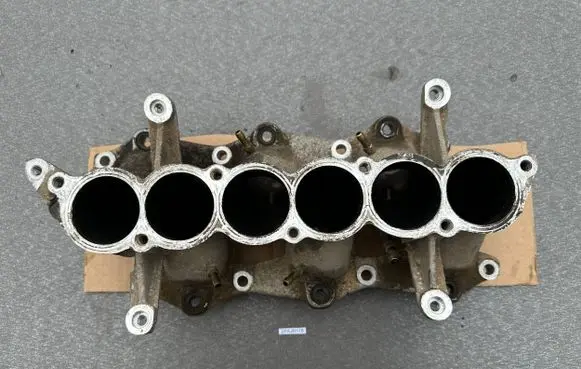 Mitsubishi Pajero Intake manifold MD303005
