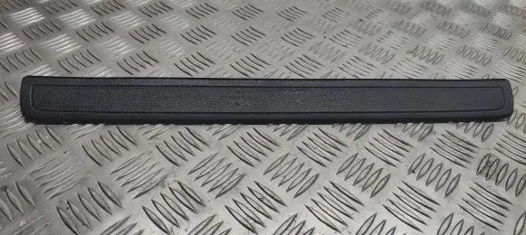Toyota Verso Front sill trim cover 679110F010