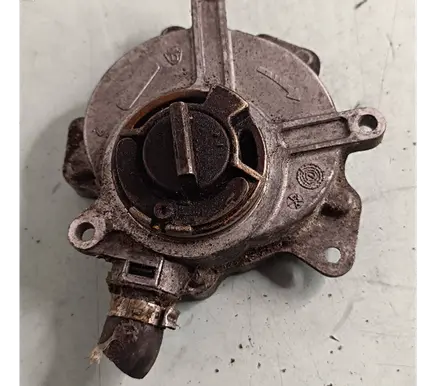 Audi A4 S4 B7 8E 8H Vacuum pump 06D145100 220405180140