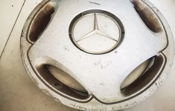 Mercedes-Benz C W202 R15 wheel hub/cap/trim a2104010024