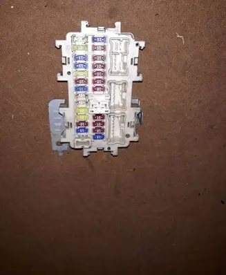 Nissan Murano Z51 Fuse module C1676 1TJ0A