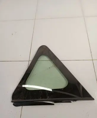 Toyota Verso-S Rear side window 43R006702 NSM2808