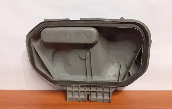 Mercedes-Benz E W124 Headlight/headlamp dust cover 129851 10178