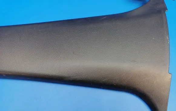 (B) pillar trim (bottom)