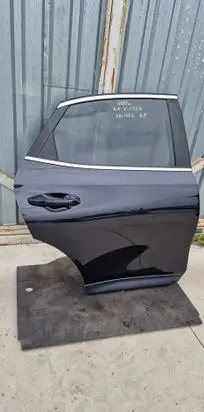KIA Xceed Rear door