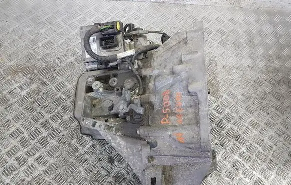Peugeot 5008 Manual 5 speed gearbox 9686944310