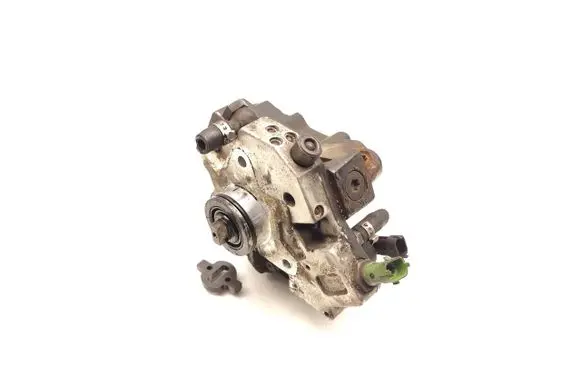 Volvo XC90 Fuel injection high pressure pump 31303475 0445010111