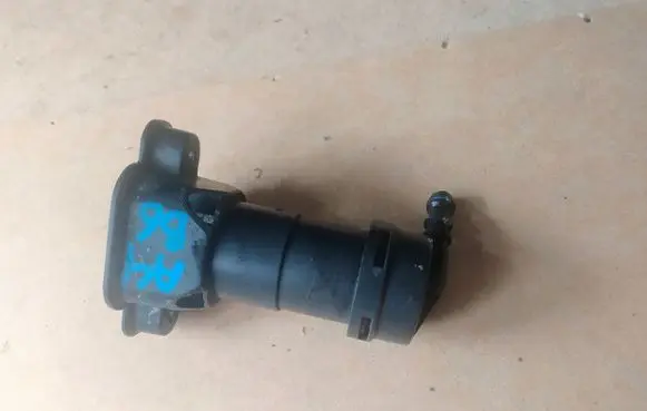 Audi A4 S4 B6 8E 8H Windshield washer spray nozzle AudiOE8E0955102
