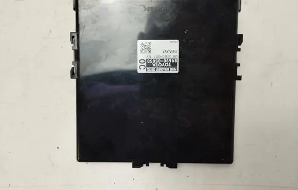 Toyota Avensis T270 Other control units/modules 8969005030 MB1028500011