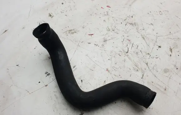 Volvo XC90 Engine coolant pipe/hose