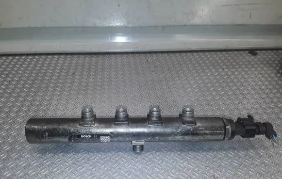 Opel Insignia A Fuel main line pipe 0445214199 55566047