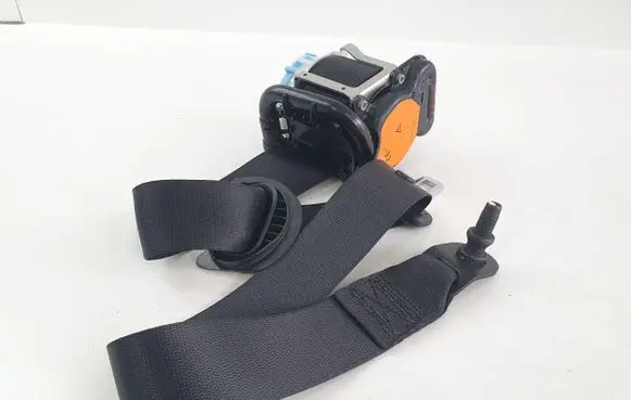 Mercedes-Benz A W176 Front seatbelt A1768602285 3003559